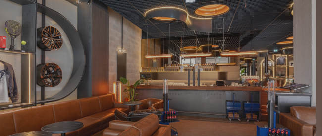 CUPRA City Garage - Lounge mit Lederpolsterung